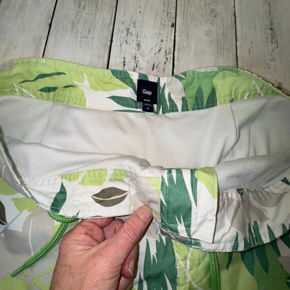 Gap Board Shorts Mens M Green Hibiscus Drawstring Tie Nylon Swimwear - Picture 5 of 6